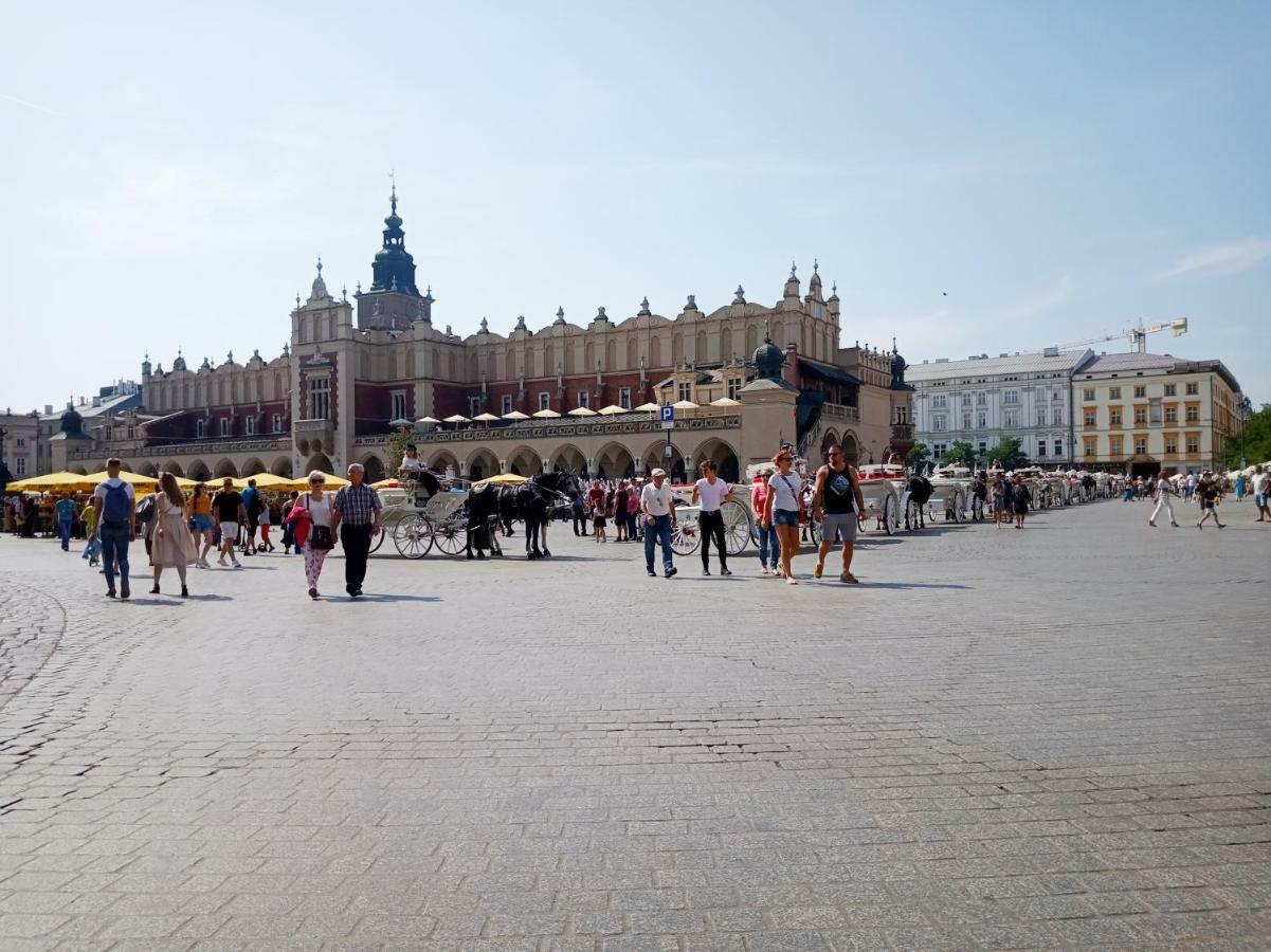 Eat&Sleep Apartments Krakow Luaran gambar